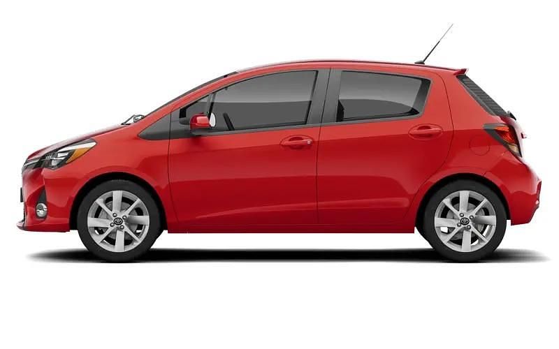 Used Toyota Yaris Hybrid 101 HP (74 kW) 2016 Red Hatchback
