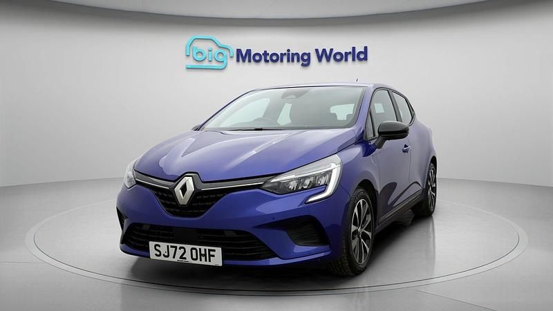 Used Renault Clio V Evolution 90 HP (66 kW) 2023 Blue Hatchback