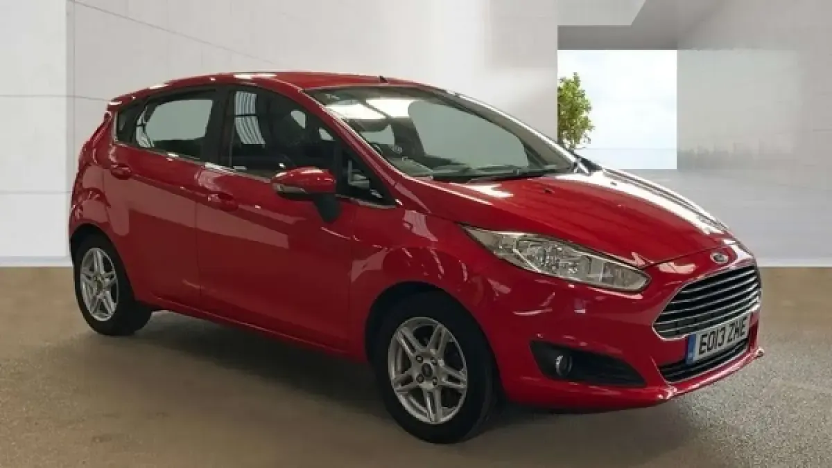 Used Ford Fiesta Zetec 82 HP (60 kW) 2013 Red Hatchback