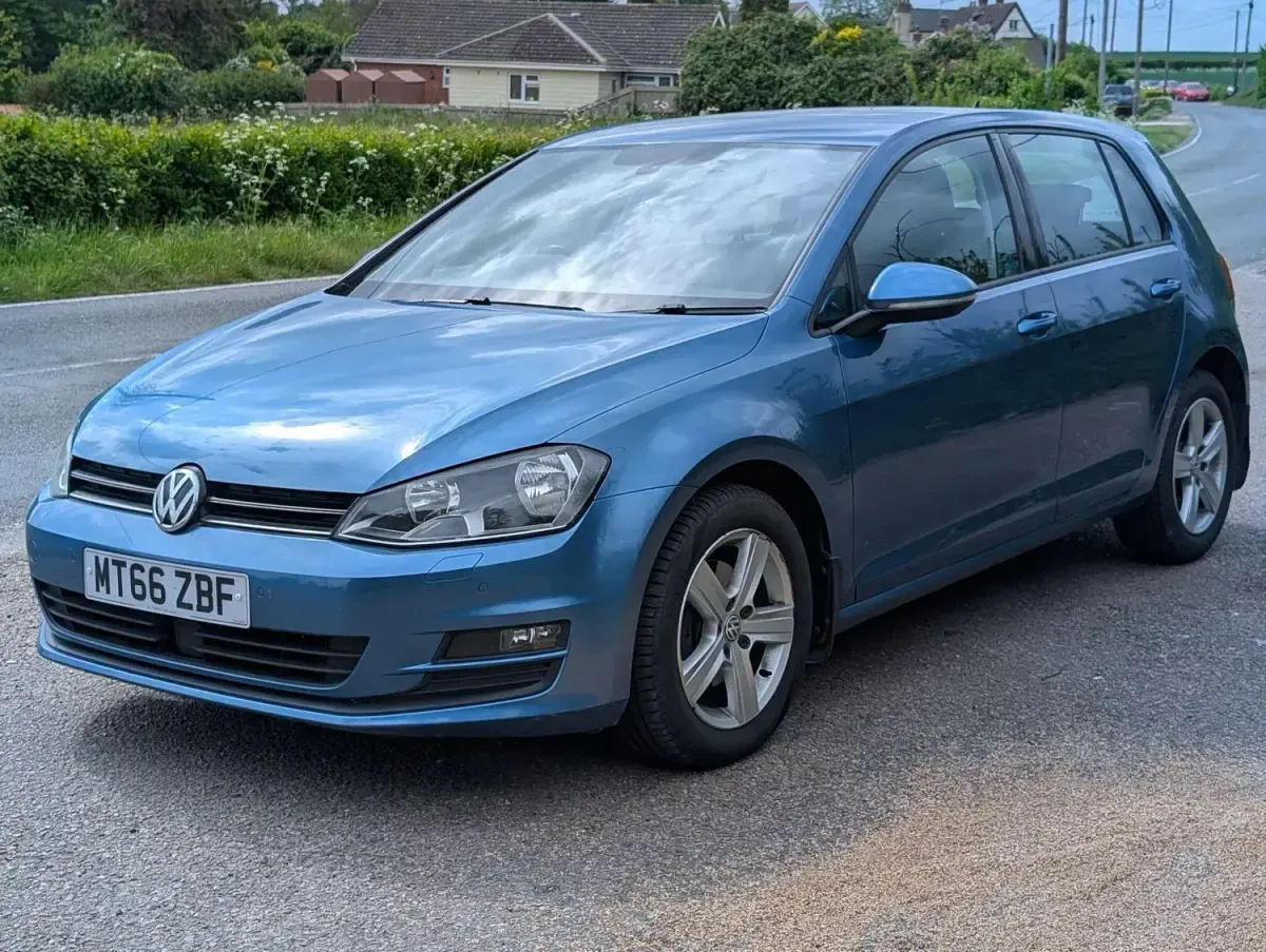 Używany VW Golf VII Edition 2017 Niebieski Hatchback