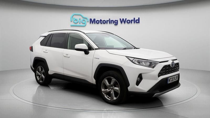 White Used 2020 Toyota RAV4 Hybrid Design SUV | £22,800 (Good price) - Image 1/4