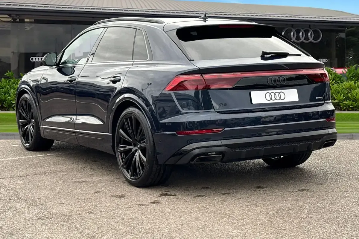 Nowe Audi Q8 Black Edition 2025 Niebieski SUV