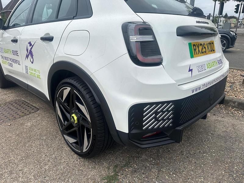 Used Abarth 600e 174 kW (237 HP) 2025 White SUV