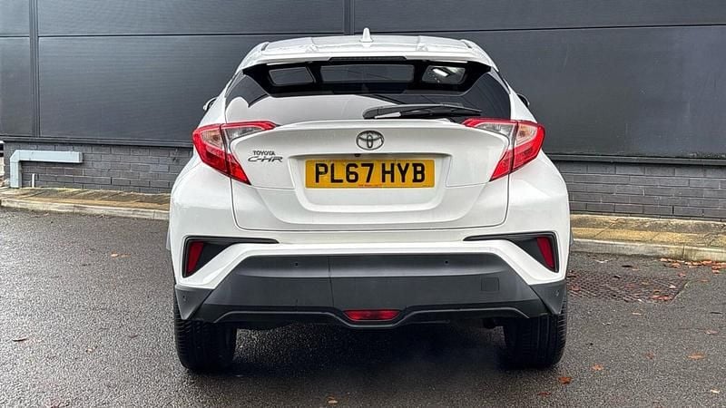 Used Toyota C-HR 115 HP (84 kW) 2018 White SUV