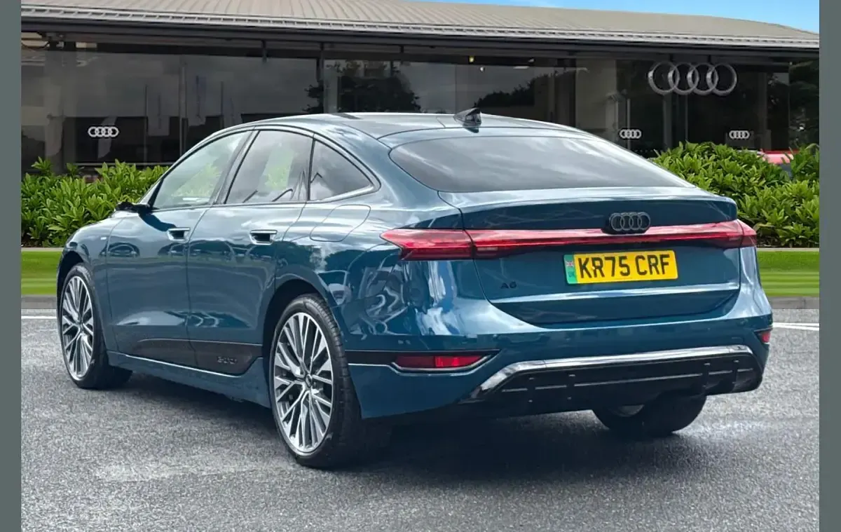 New Audi A6 e-tron Comfort 210 kW (286 HP) 2025 Blue Hatchback