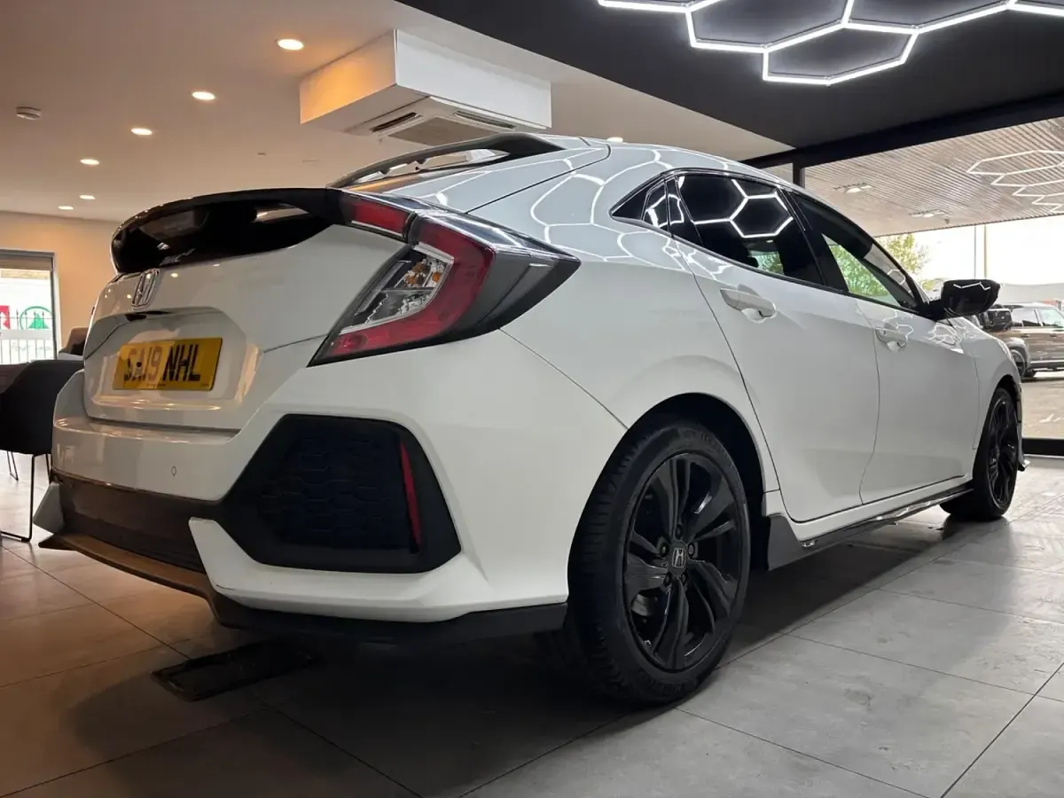 Used Honda Civic Sport 126 HP (92 kW) 2019 White Hatchback