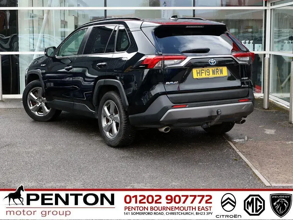 Käytetty Toyota RAV4 222 HP (163 kW) 2019 Musta Katumaasturi