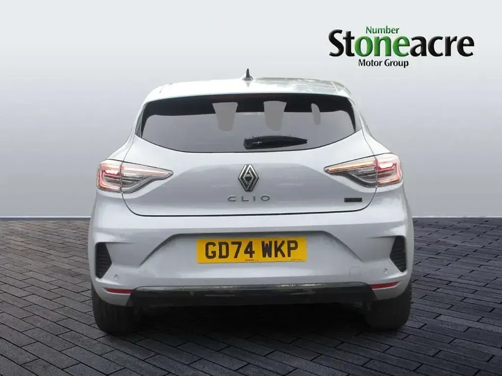 Begagnad Renault Clio V Techno 143 HK (105 kW) 2025 Grå Halvkombi
