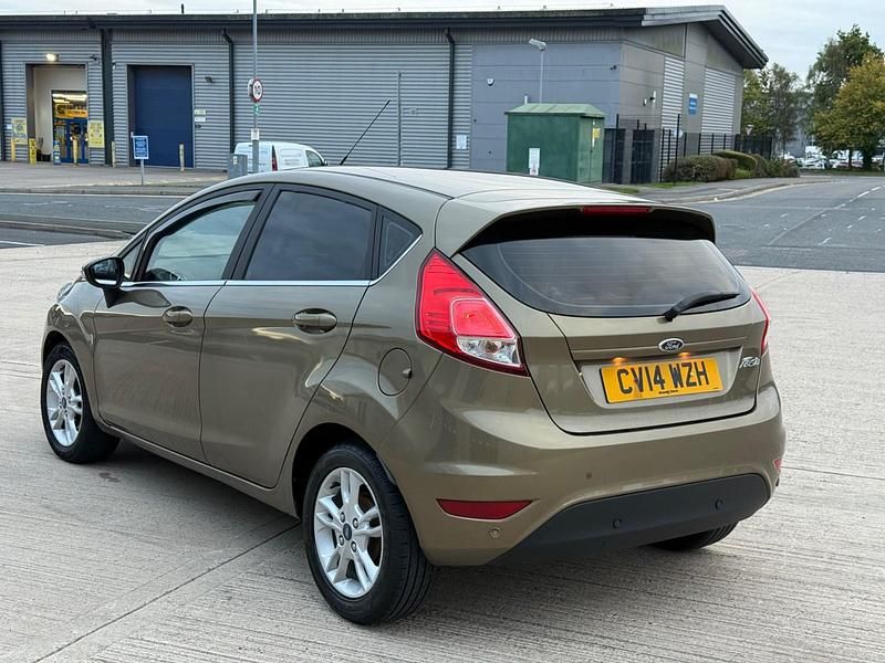 Used Ford Fiesta Zetec 82 HP (60 kW) 2014 Brown Hatchback