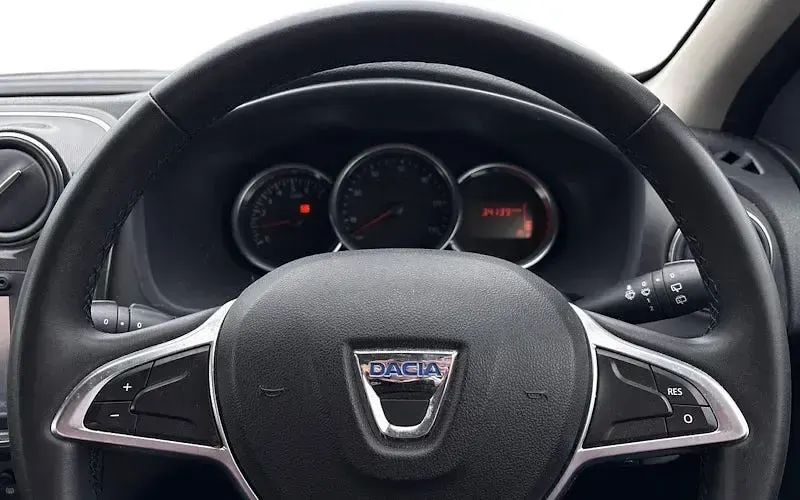 Used Dacia Sandero Comfort 90 HP (66 kW) 2018 Grey Hatchback