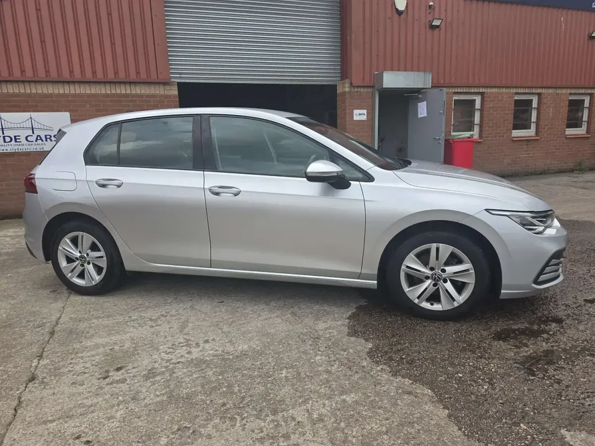 Used VW Golf VII Life 150 HP (110 kW) 2021 Silver Hatchback