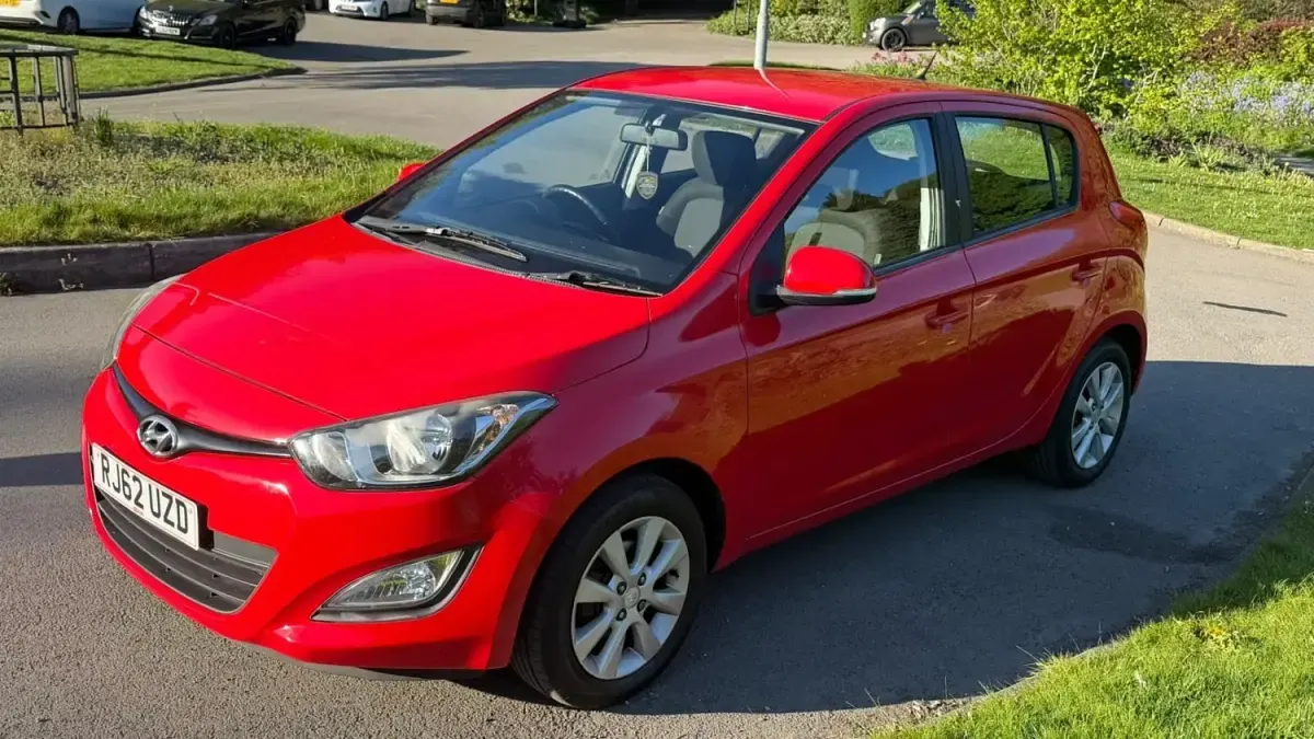 Käytetty Hyundai i20 Active 101 HP (74 kW) 2012 Punainen Viistoperä