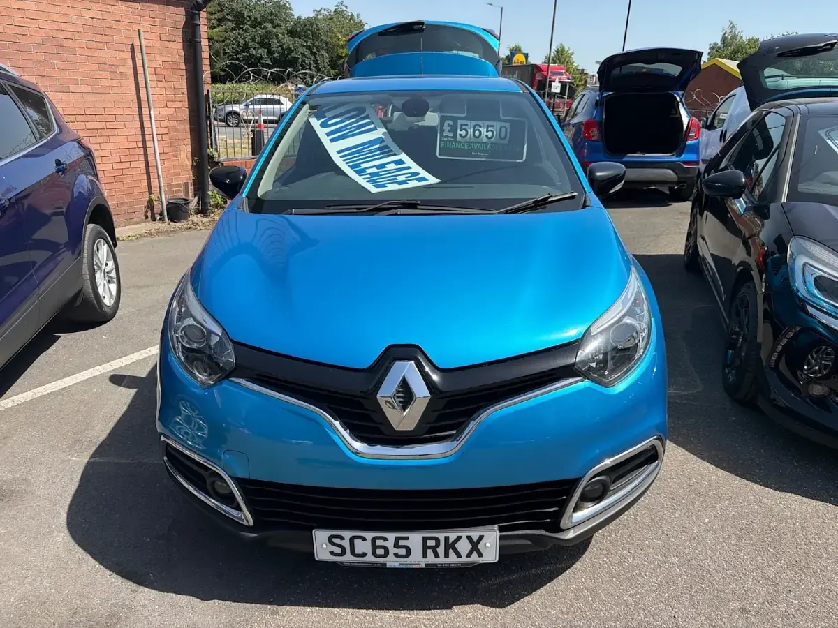 Used Renault Captur Dynamique 90 HP (66 kW) 2015 Blue SUV