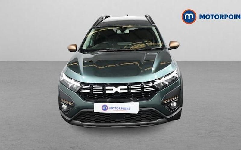 Used Dacia Jogger Extreme 110 HP (80 kW) 2024 Green MPV