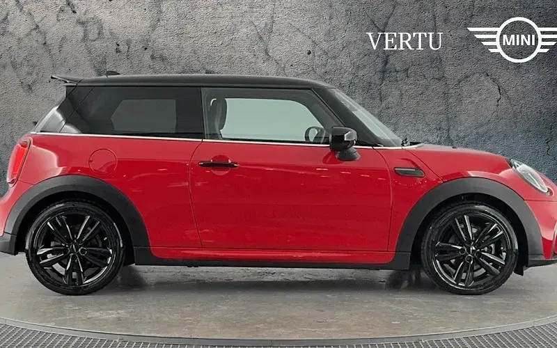 Used Mini Cooper Premium 136 HP (100 kW) 2023 Red Hatchback