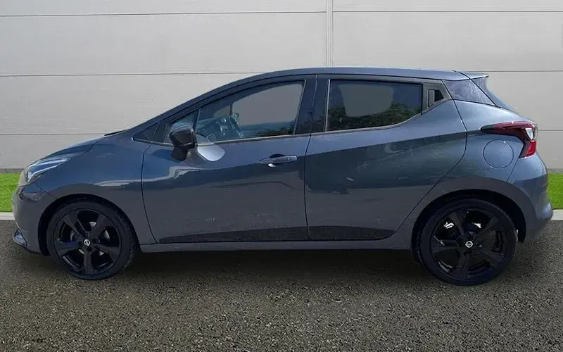 Używany Nissan Micra 101 KM (74 kW) 2020 Szary Hatchback