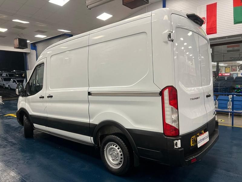 Used Ford Transit 105 HP (77 kW) 2022 White Van