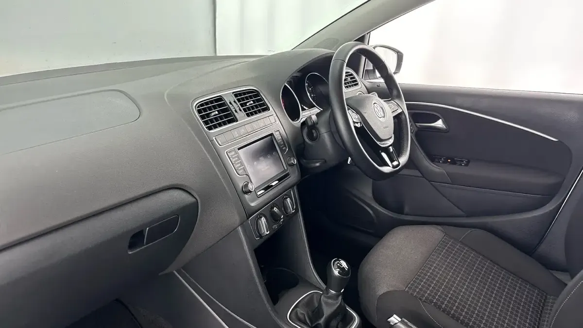 Used VW Polo Edition 90 HP (66 kW) 2017 Silver Hatchback