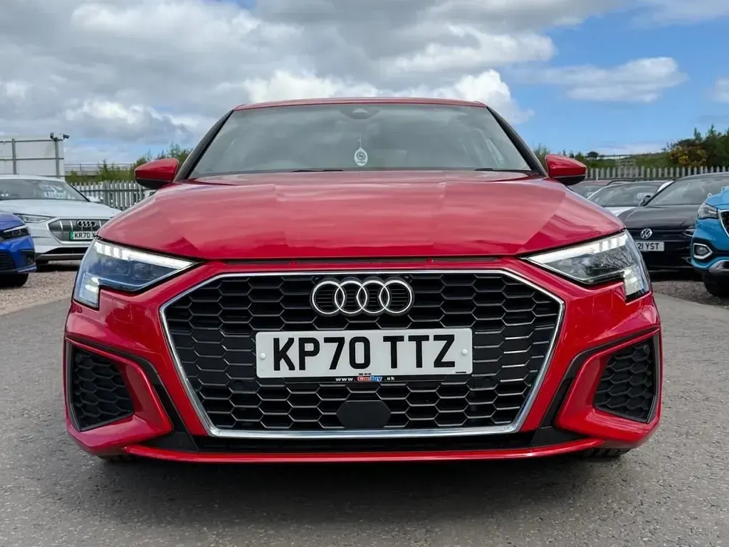 Usado Audi A3 e-tron S-Line 204 CV (150 kW) 2020 Rojo Utilitario