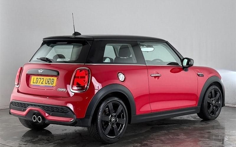 Used Mini Cooper S Classic 178 HP (130 kW) 2022 Red Hatchback