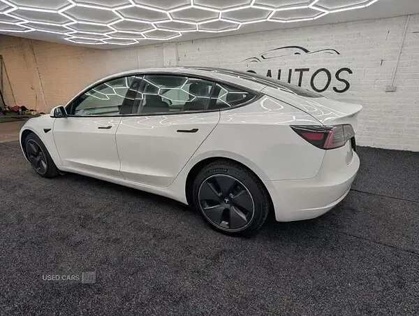 Used Tesla Model 3 RWD 208 kW (283 HP) 2022 White Sedan