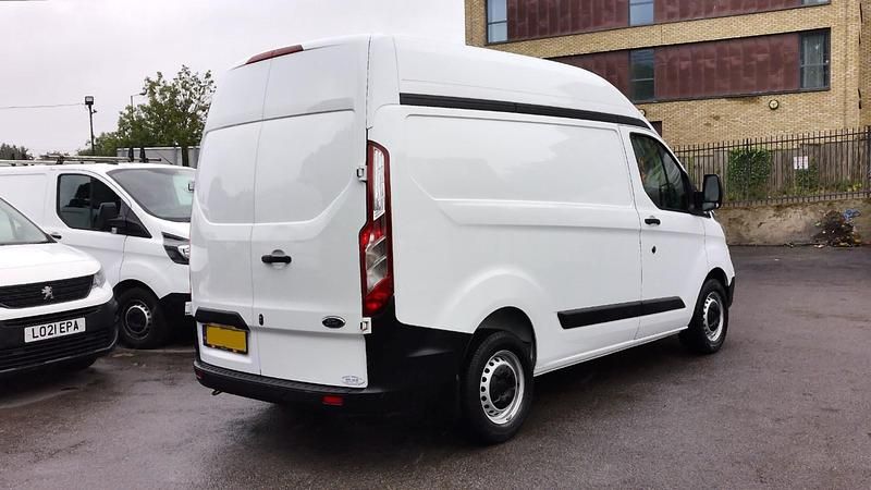 Used Ford Transit Custom 105 HP (77 kW) 2020 White Van