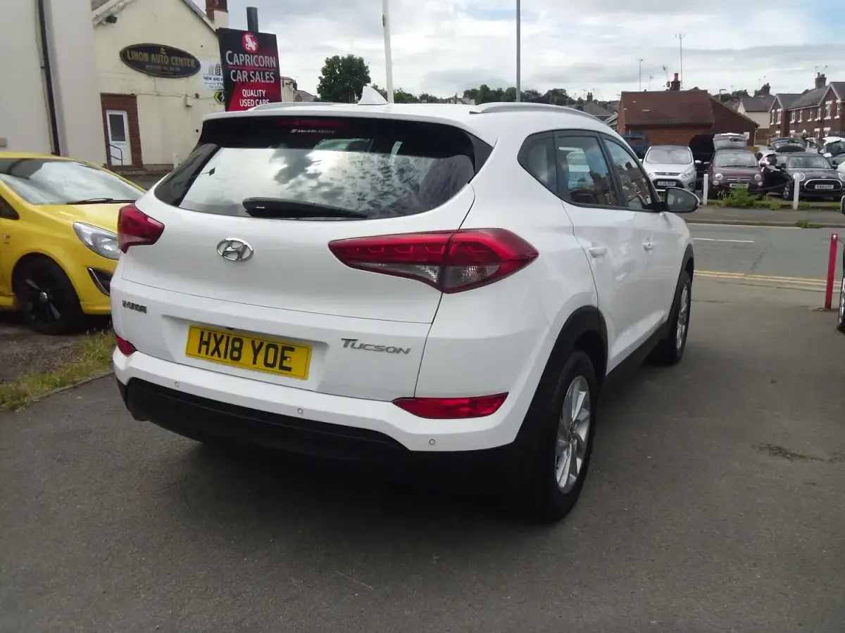 Used Hyundai Tucson SE 136 HP (100 kW) 2018 White SUV