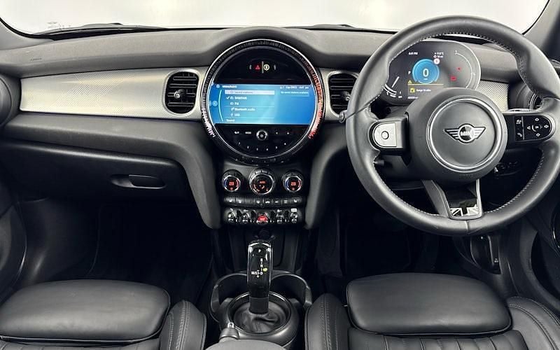 Usado Mini Cooper Exclusive 136 CV (100 kW) 2022 Amarillo Utilitario