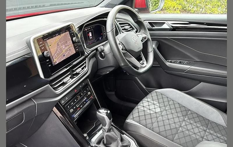 Used VW T-Roc R-line 150 HP (110 kW) 2023 Red SUV