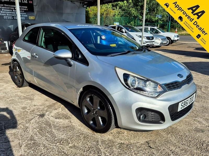 Silver Used 2012 Kia Rio 3 Hatchback | £2,690 (Good price) - Image 1/3