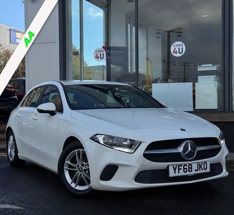Used Mercedes A180 SE 136 HP (100 kW) 2018 White Hatchback