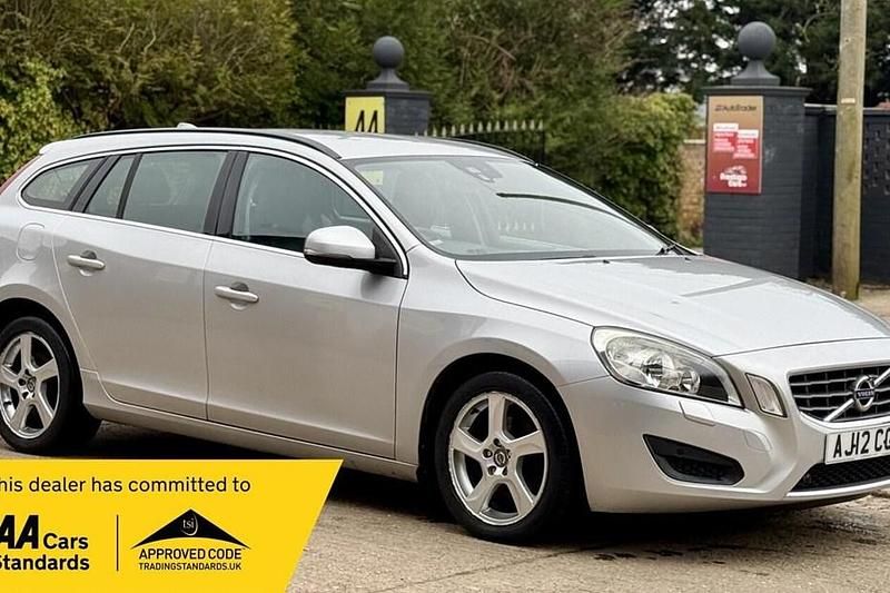 Used Volvo V60 SE 163 HP (119 kW) 2012 Silver Estate