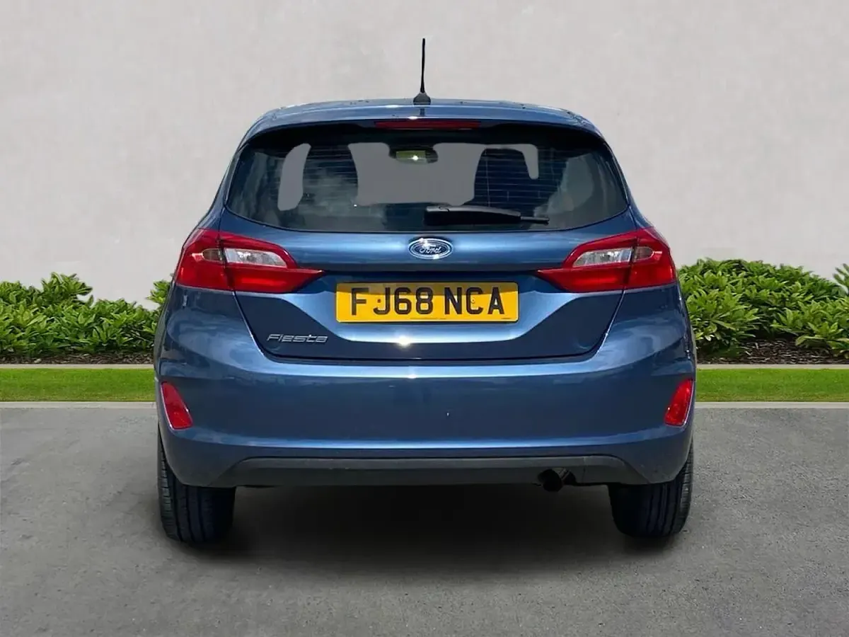 Used Ford Fiesta Zetec 100 HP (73 kW) 2018 Blue Hatchback