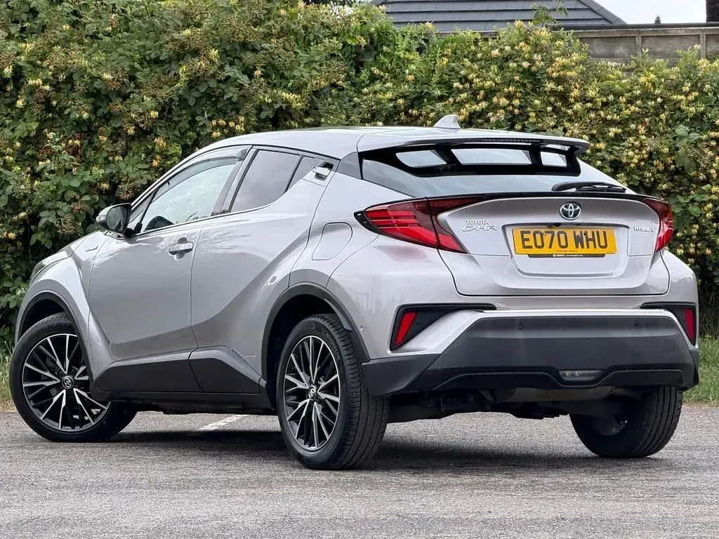 Used Toyota C-HR 122 HP (89 kW) 2020 Silver SUV