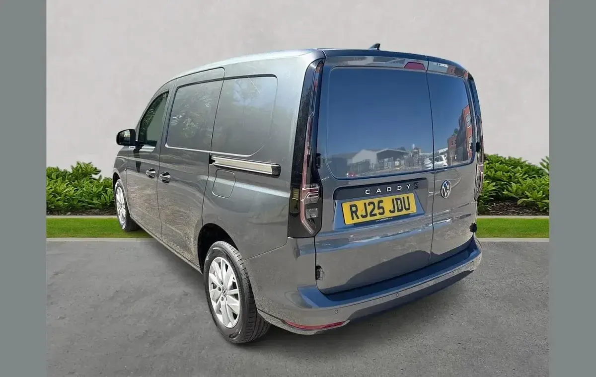 Used VW Caddy Pro 120 HP (88 kW) 2025 Grey MPV