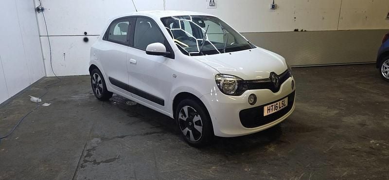 Used Renault Twingo Play 70 HP (51 kW) 2016 White Hatchback