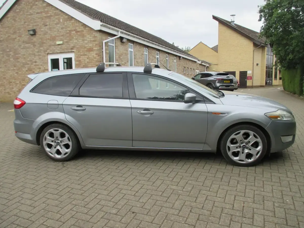 Used Ford Mondeo Zetec 2010 Silver Estate