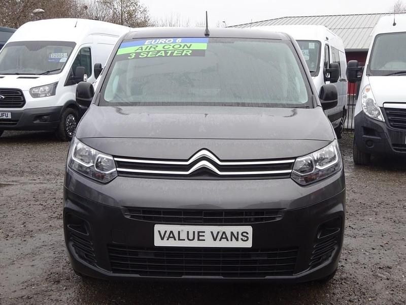 Used Citroën Berlingo 100 HP (73 kW) 2024 Grey MPV