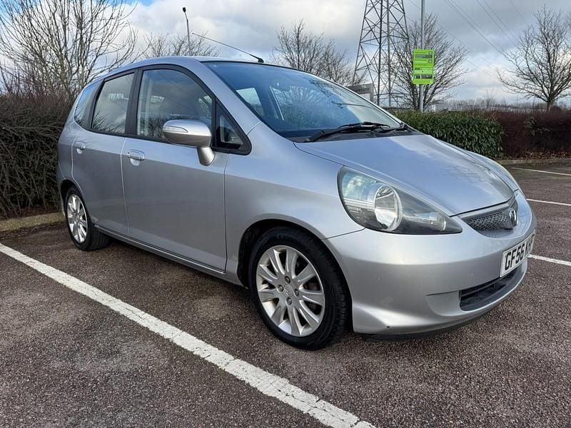 Silver Used 2006 Honda Jazz SE Hatchback | £3,495 (Fair price) - Image 1/4