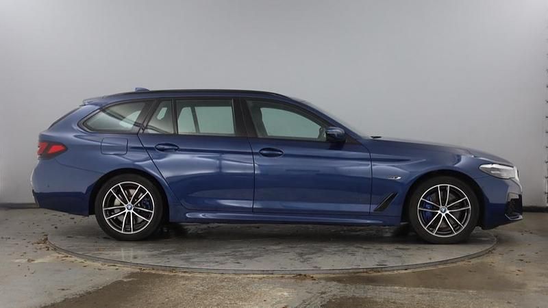 Used BMW 530e M Sport 288 HP (211 kW) 2023 Blue Estate