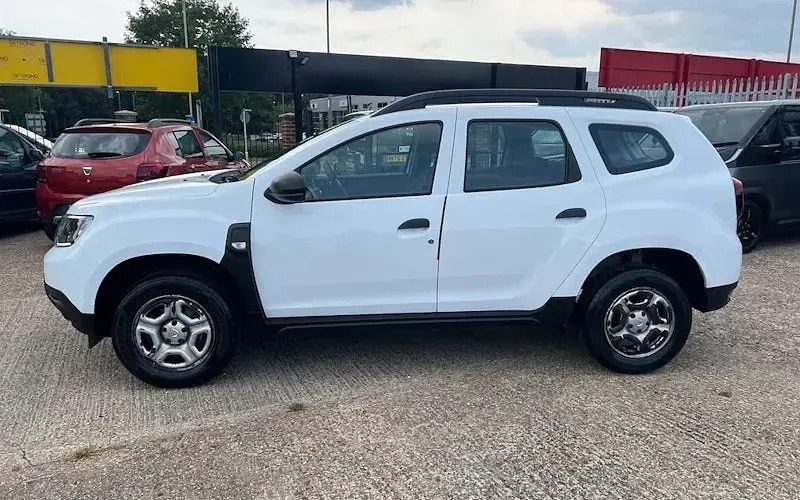 Used Dacia Duster Essentiel 101 HP (74 kW) 2020 White SUV