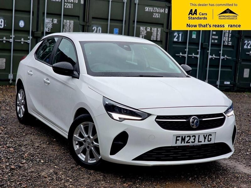 Used Vauxhall Corsa Design Edition 100 HP (73 kW) 2023 White Hatchback
