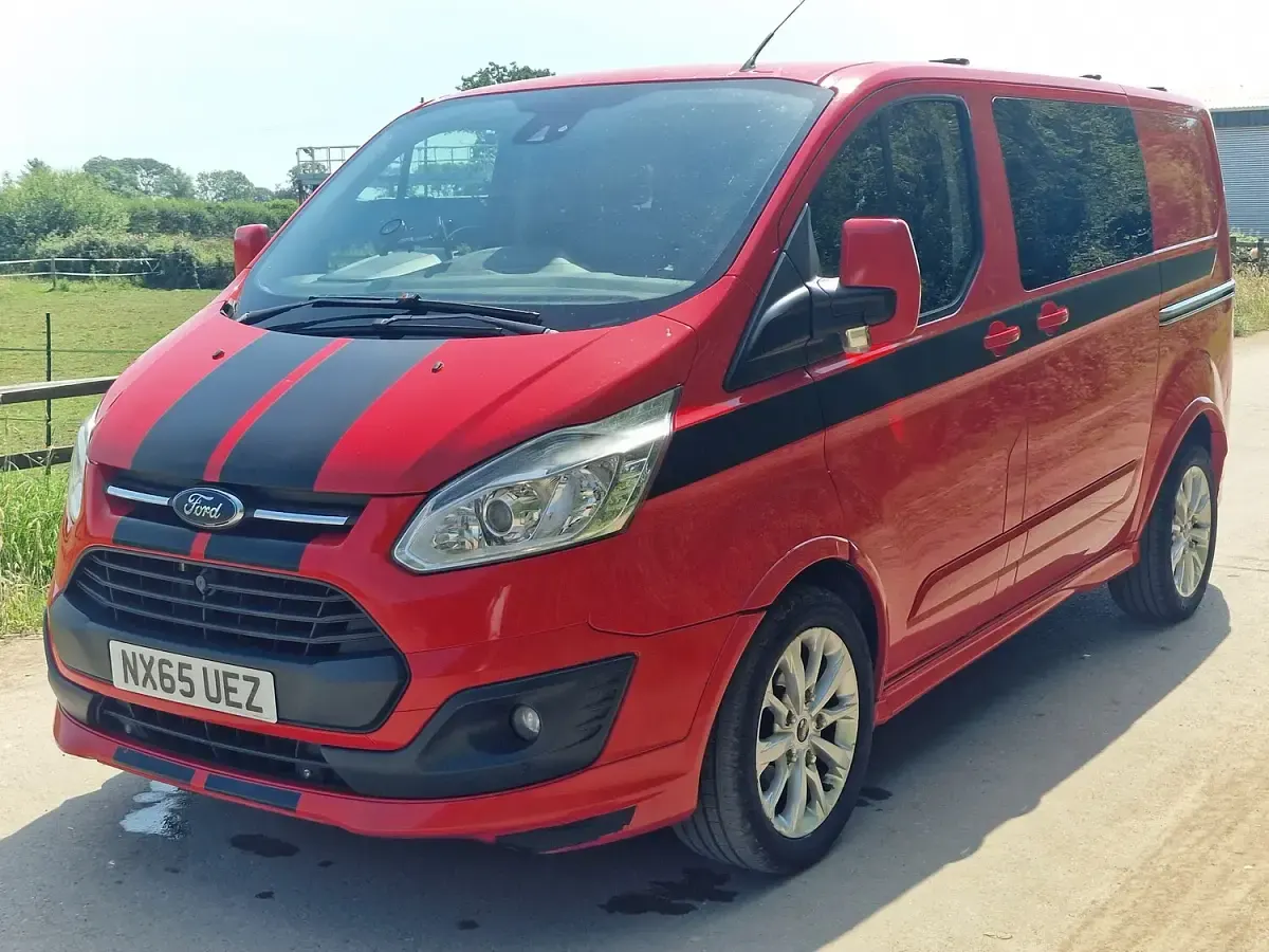 Used Ford Transit Custom Sport 155 HP (114 kW) 2015 Red Van