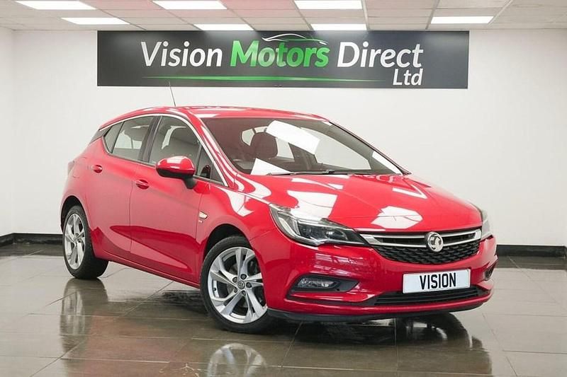 Used Vauxhall Astra SRi 110 HP (80 kW) 2016 Red Hatchback