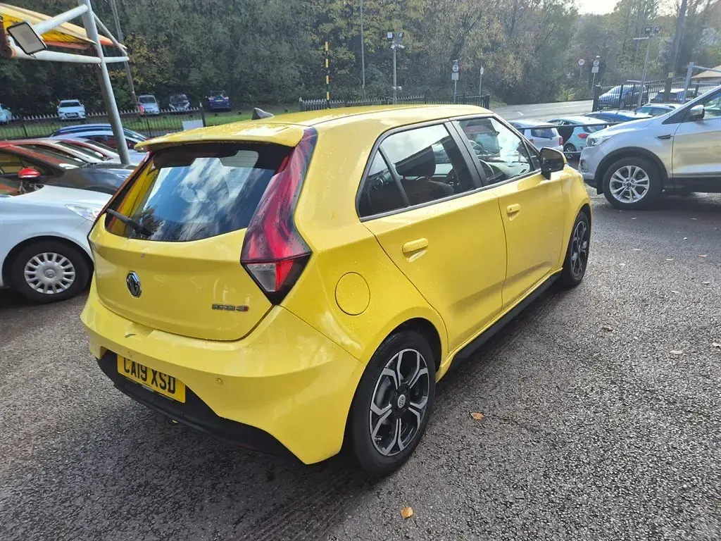 Used MG MG3 Excite 106 HP (77 kW) 2019 Yellow Hatchback