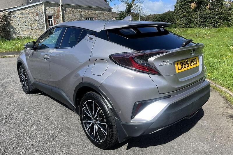 Used Toyota C-HR 120 HP (88 kW) 2019 Grey SUV