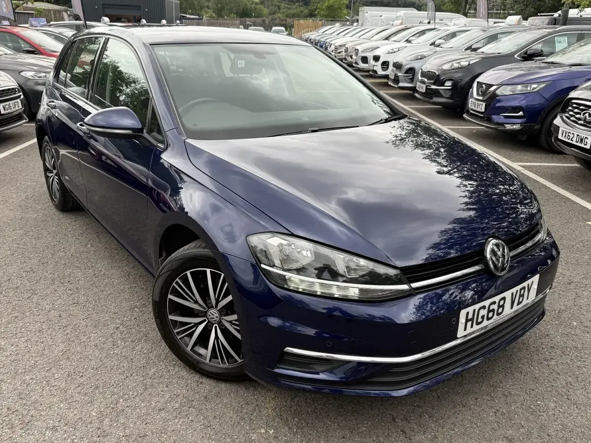 Used VW Golf VII SE 150 HP (110 kW) 2018 Blue Hatchback