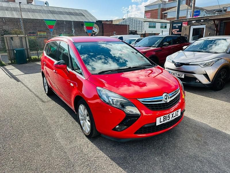 Used Vauxhall Zafira 140 HP (102 kW) 2015 Red MPV
