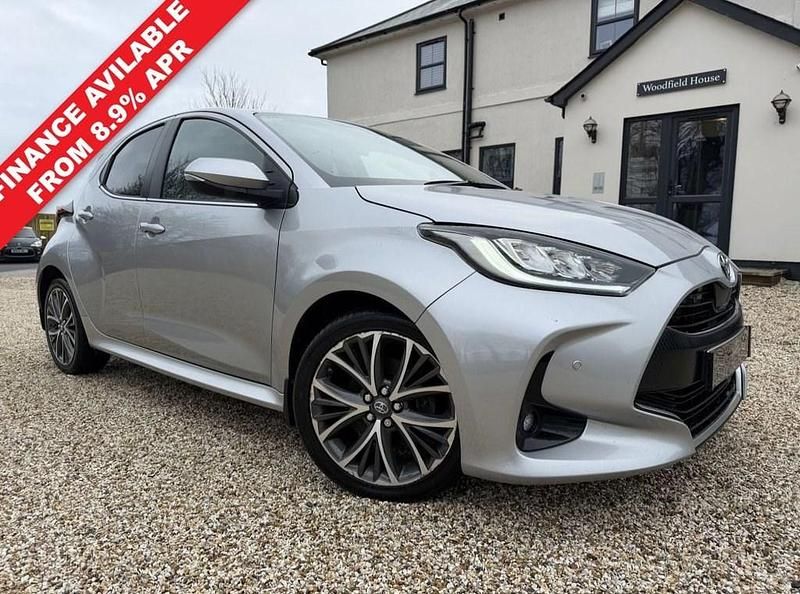 Used Toyota Yaris Hybrid 116 HP (85 kW) 2021 Silver Hatchback