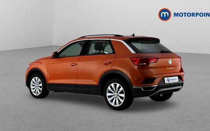 Used VW T-Roc SE 116 HP (85 kW) 2020 Orange SUV